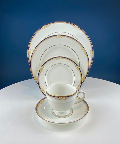 Wedgewood Cavendish Classic Dinnerware Set. 4 Settings: Dinner, Salad, Dessert or Bread Plates, Cups, and Saucers. 20-piece China.