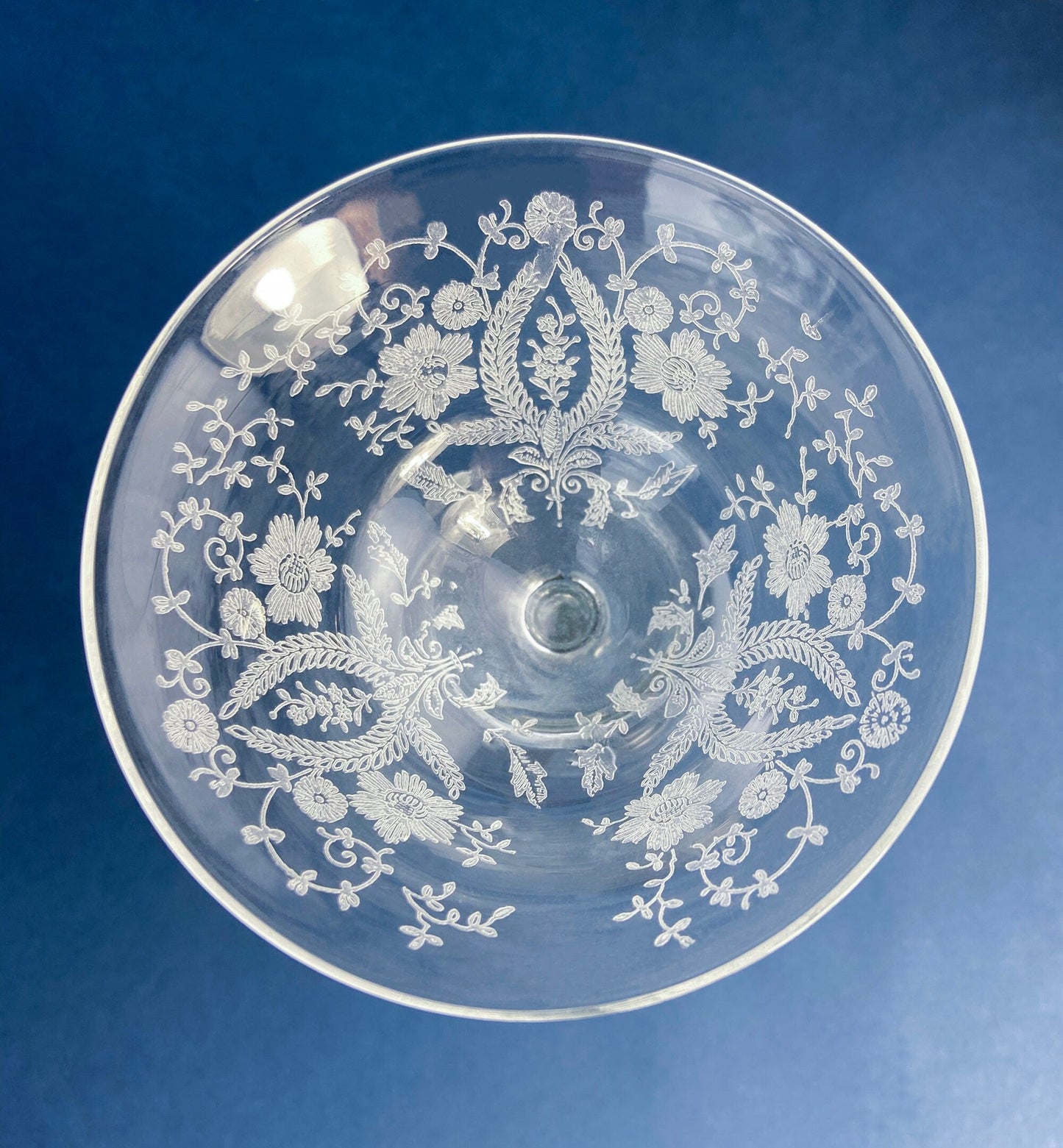 Vintage New Martinsville Tall Sherbet Champagne Glasses. Set of 7 Prelude Etched Stemware. Highly Collectible Barware. Wedding Registry.