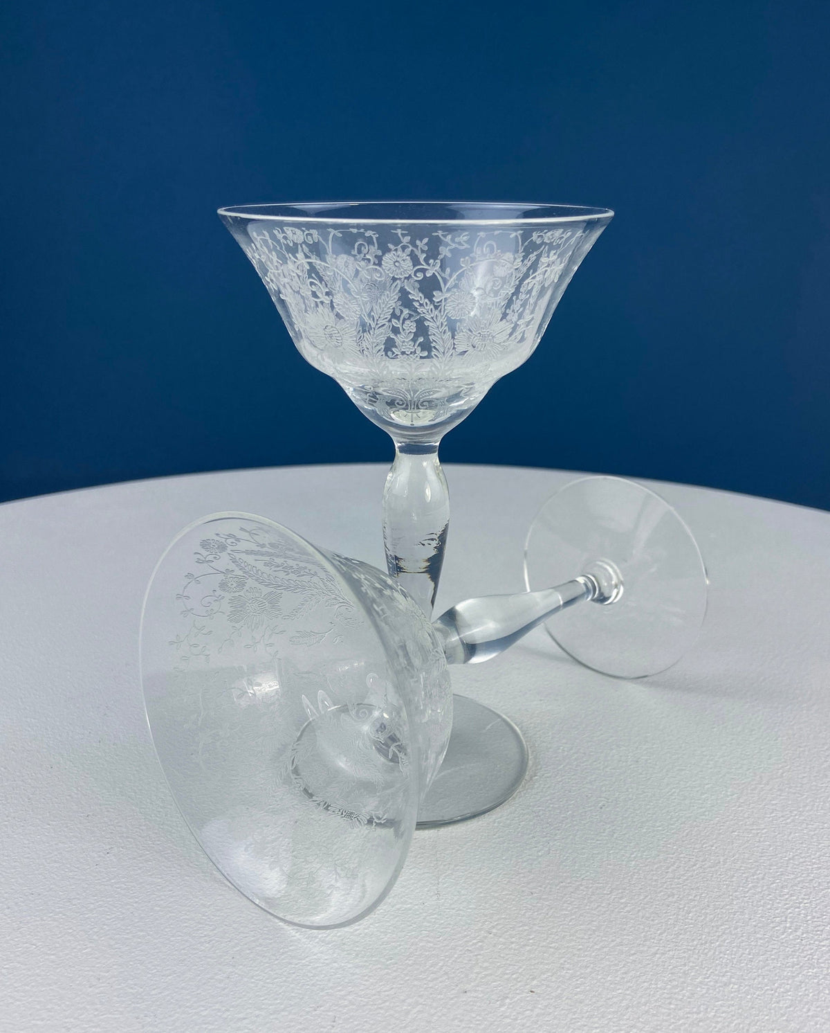 Vintage New Martinsville Tall Sherbet Champagne Glasses. Set of 7 Prelude Etched Stemware. Highly Collectible Barware. Wedding Registry.
