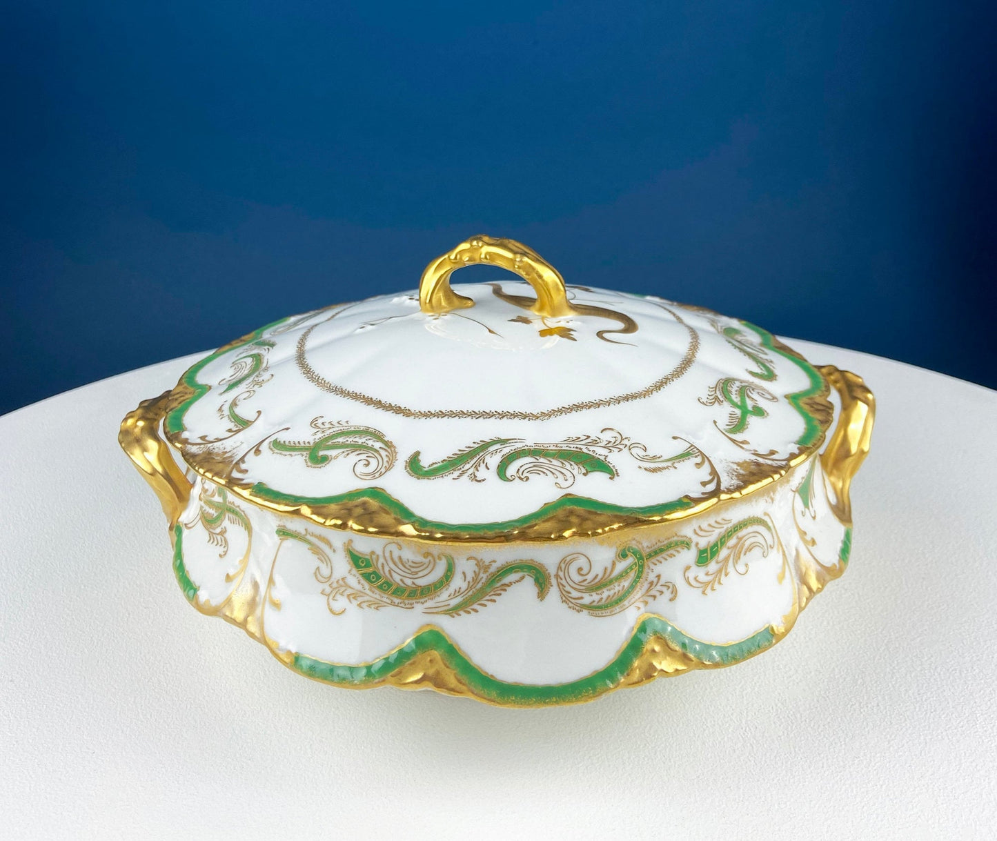 Antique Wedgwood Porcelain Tureen. Oval Soup Serving Dish with Black/White Motifs and Reliefs. Scalloped Edges. Family Dining. Holiday.