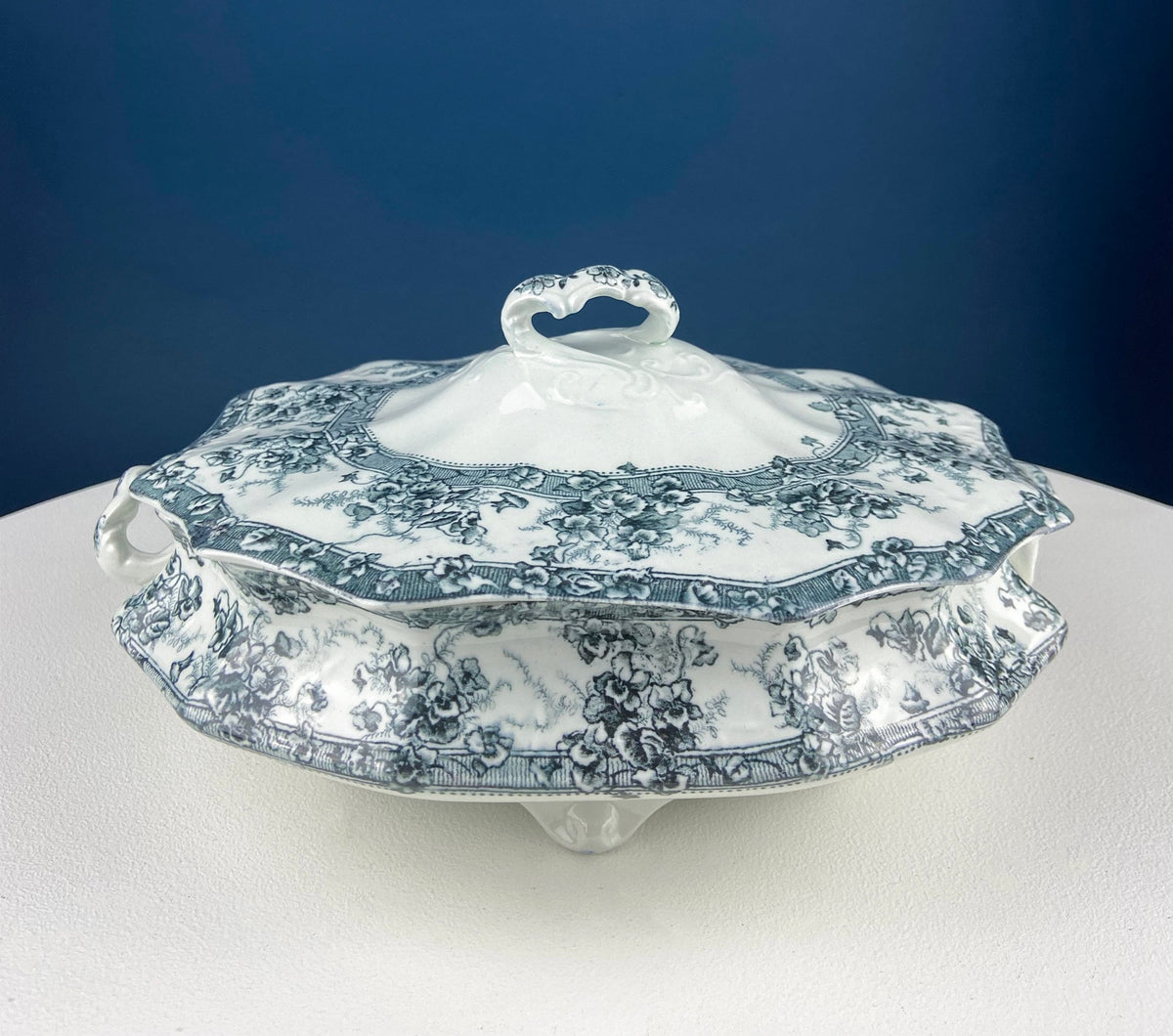 Antique Wedgwood Porcelain Tureen. Oval Soup Serving Dish with Black/White Motifs and Reliefs. Scalloped Edges. Family Dining. Holiday.