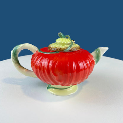Cute Red Poppy Shaped Tea Pot. Bee Sitting on Lid. Modern Farmhouse. Gift for Tea Lover. Wedding Registry. Spring Celebration. Collectible.