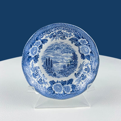 Collection of Fine English Blue White Tableware. 3 Plates & 2 Berry Bowls. Lochs of Scotland. Huddington Court. Tonquin by Mott. Rustic Home
