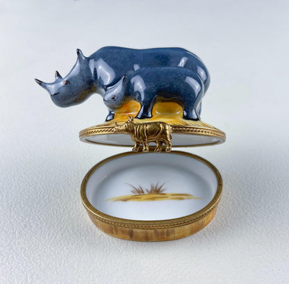 Mom and Baby Elephants Vintage Retired Limoges Miniature Box. Collectible Porcelain & Brass Trinket Ring Pill Box. African Safari Design.