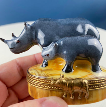 Mom and Baby Elephants Vintage Retired Limoges Miniature Box. Collectible Porcelain & Brass Trinket Ring Pill Box. African Safari Design.