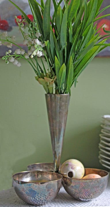 Silver Plated Cluster of Three Serving  Bowls with Vase in Center - by Mesa, Italy