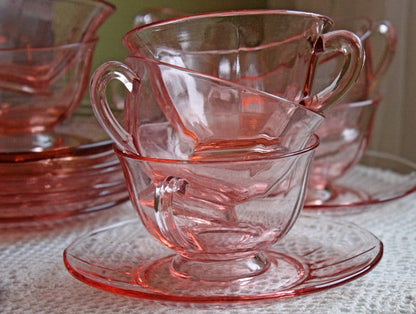 Peach Pink Depression Glass Sugar and Creamer Jars. Elegant Fluted Texture. Art Deco Geometrical Handles. Dining Room Decor. French Countryt