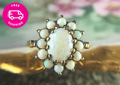Vintage 10k Gold Cluster Ring with 13 Opal Stones.
