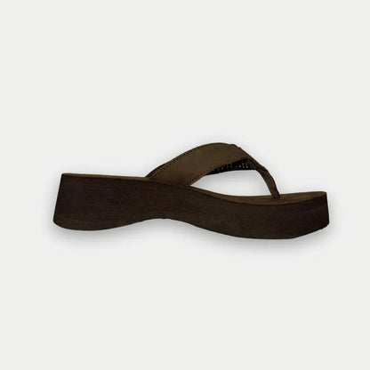 LA Gear Women’s Malibu Flip-Flop | Brown Wedge